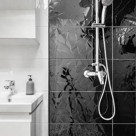 Διαμέρισμα Dob71-cozy Flat In The Center Of Budapest- Recently Renovated Βουδαπέστη