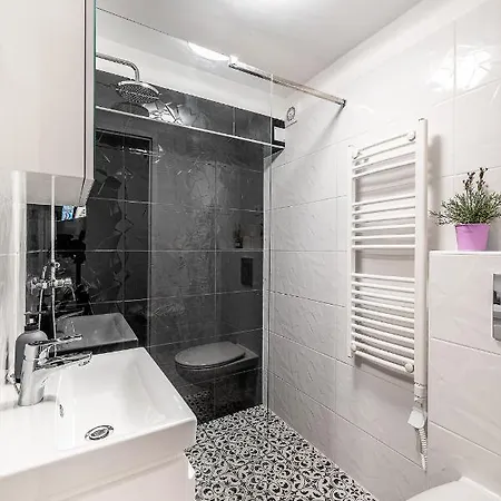 Apartment Dob71-cozy Flat In The Center Of Budapest- Recently Renovated Budapest