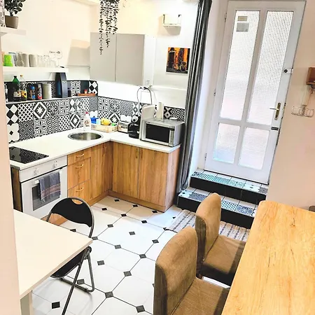 Dob71-cozy Flat In The Center Of Budapest- Recently Renovated