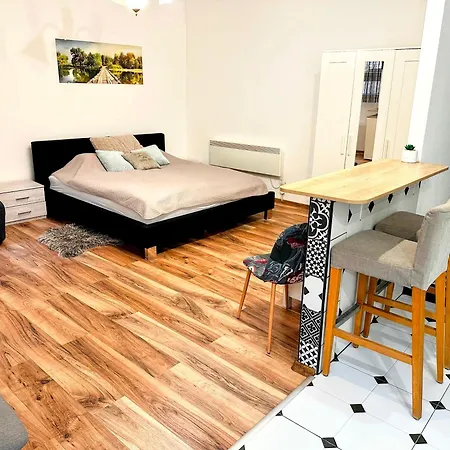 Dob71-cozy Flat In The Center Of Budapest- Recently Renovated Apartment